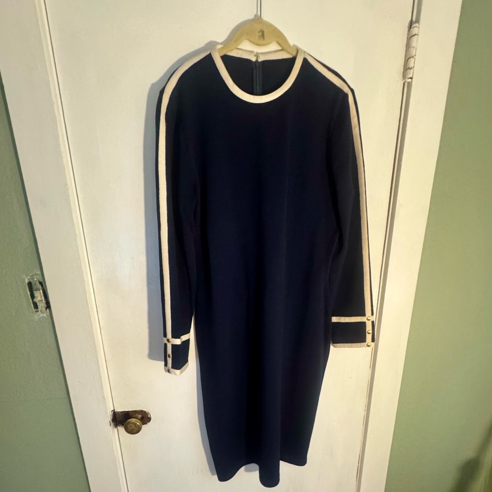 ST JOHN Navy Long Sleeve Dress with White Trim and Gold Button Detail - Picture 9 of 11